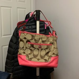 COACH shoulder bag signature beige, pink leather.